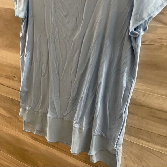 Vince Camuto Short Sleeve Long Blouse - Picture 4 of 8